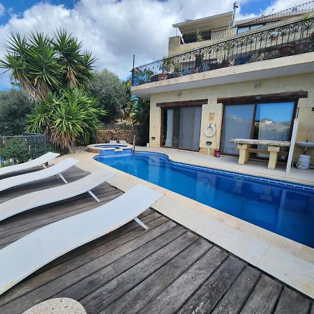 Gozo Pool And Views, Sleeps 4 With Private Bathroom Ghajn il-Kbira (Gozo) Exterior foto