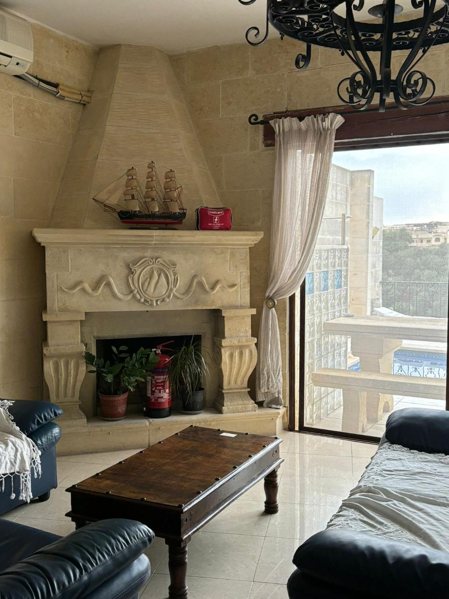 Gozo Pool And Views, Sleeps 4 With Private Bathroom Ghajn il-Kbira (Gozo) Exterior foto